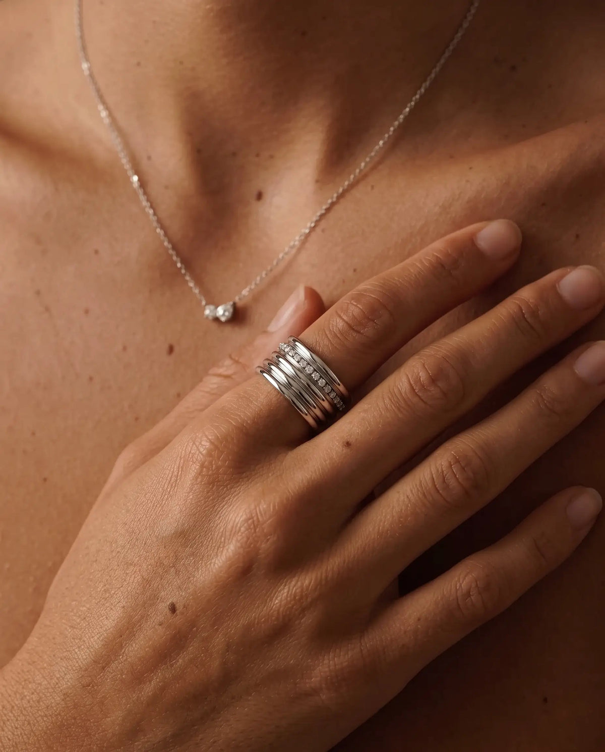 Amina ring