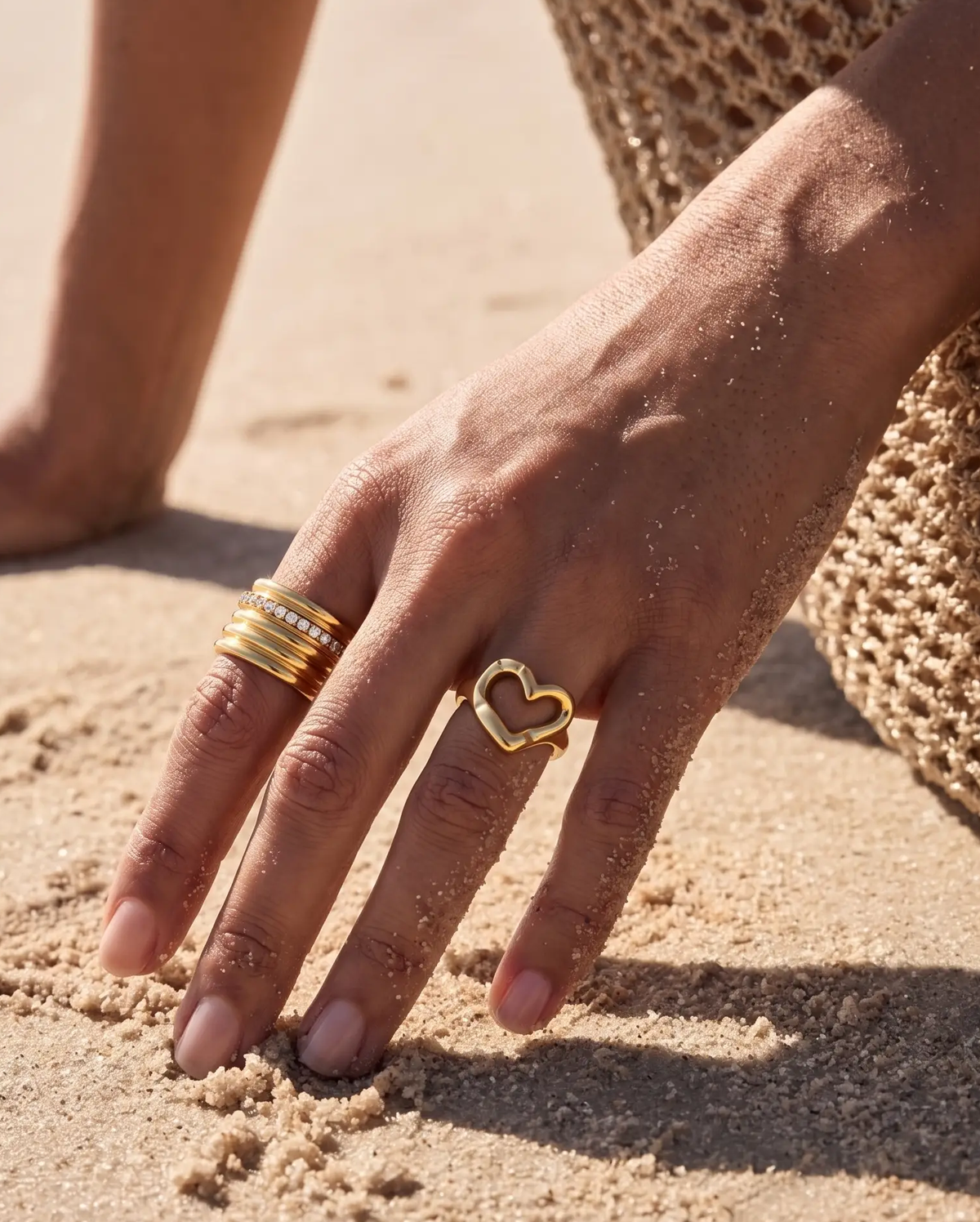 Amina ring
