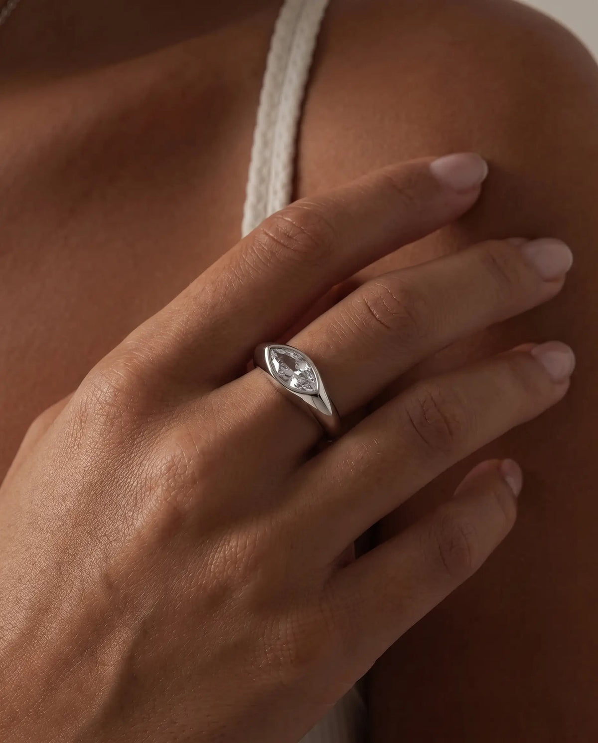 Angela ring