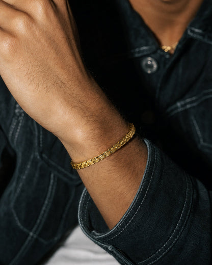 Astra bangle