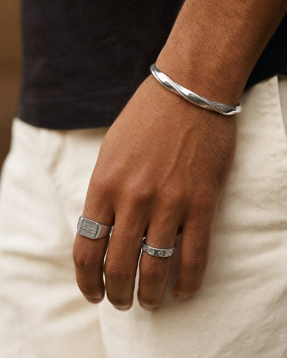 Calma ring