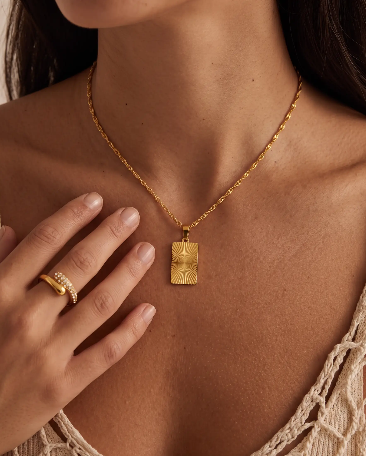Delia necklace