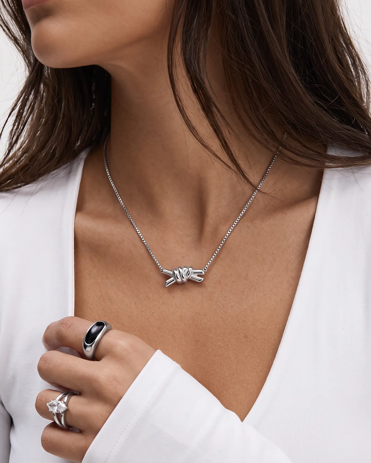 Elvia necklace