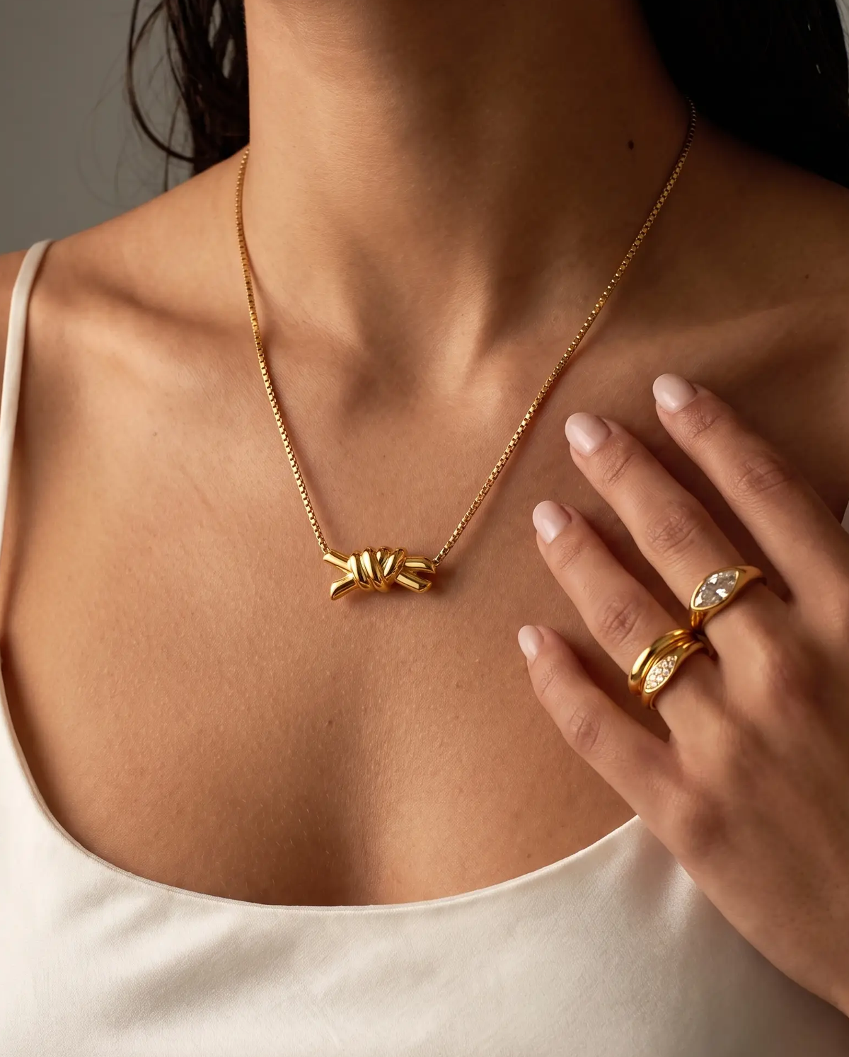 Elvia necklace
