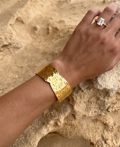 Iris bangle