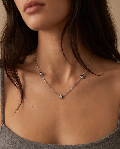 Lola necklace
