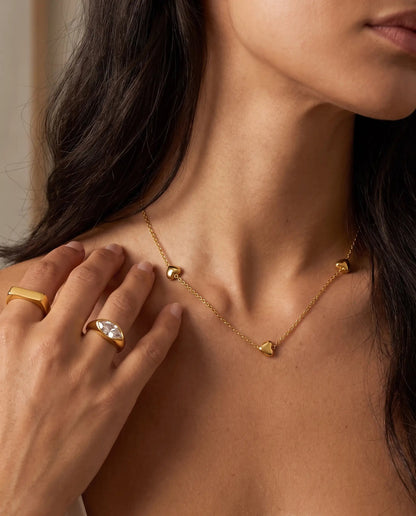 Lola necklace