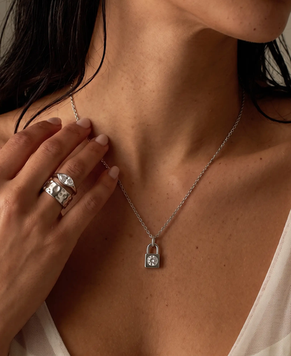 Noa necklace