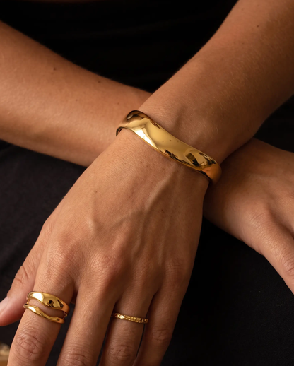 Pia bangle