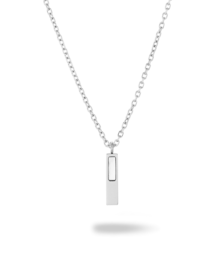 Mano necklace