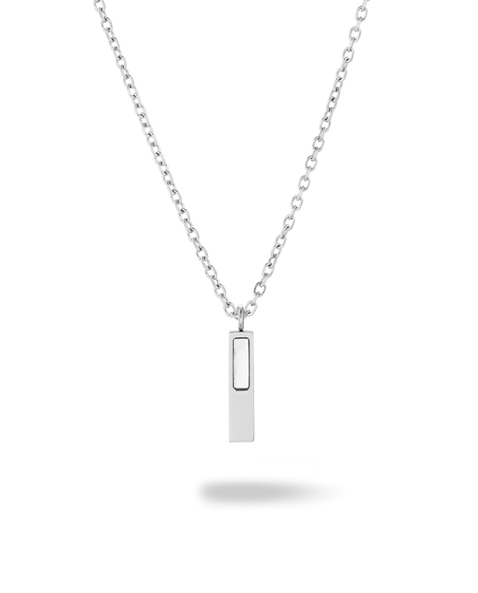Mano necklace