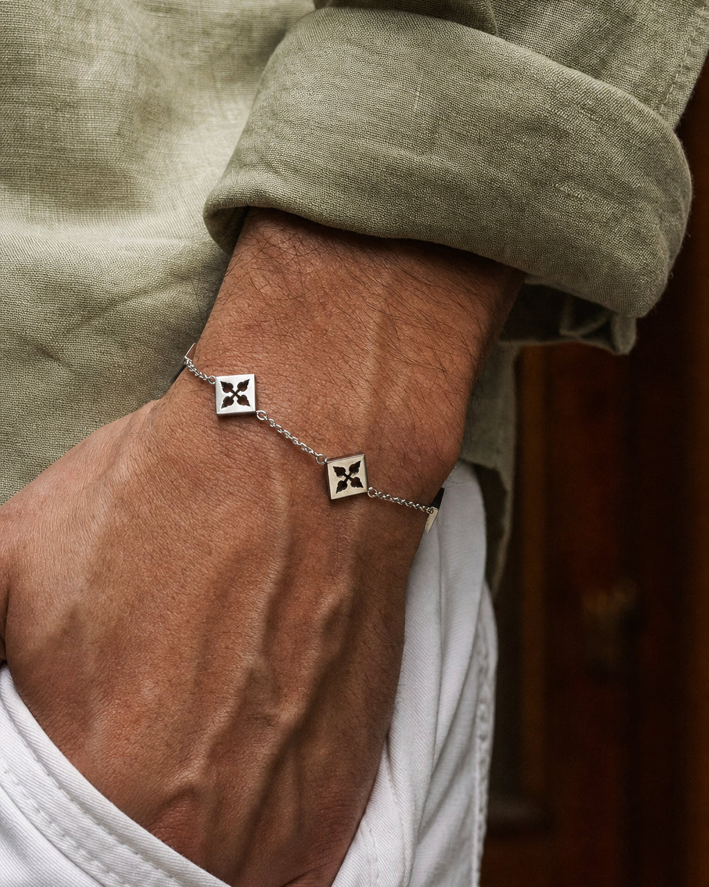 Sole bracelet