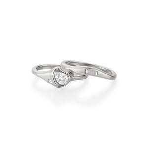 Tecla ring