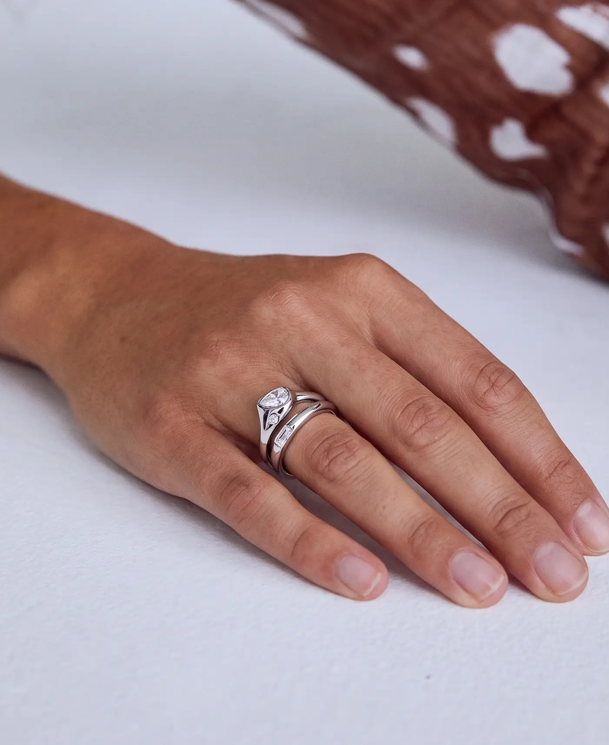 Tecla ring