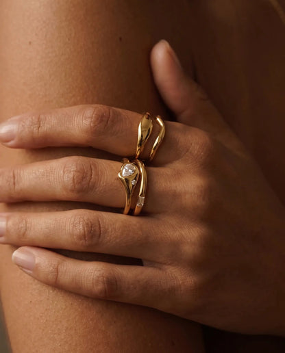 Tecla ring