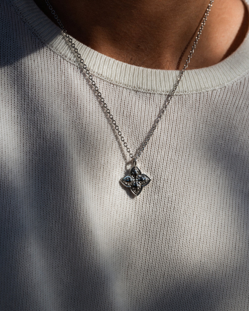 Vela necklace