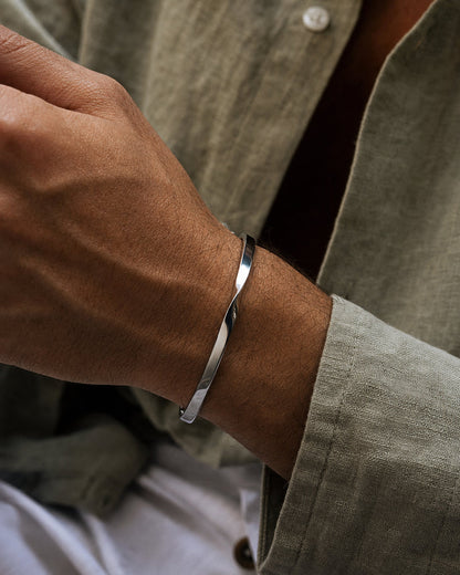 Vento bangle