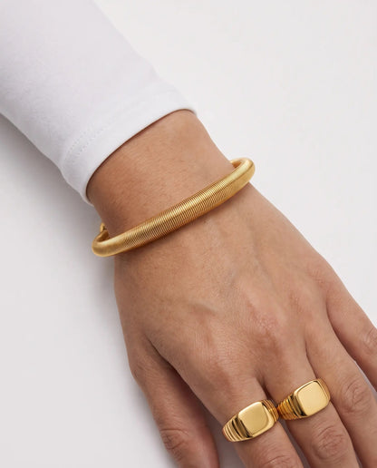Viola bangle